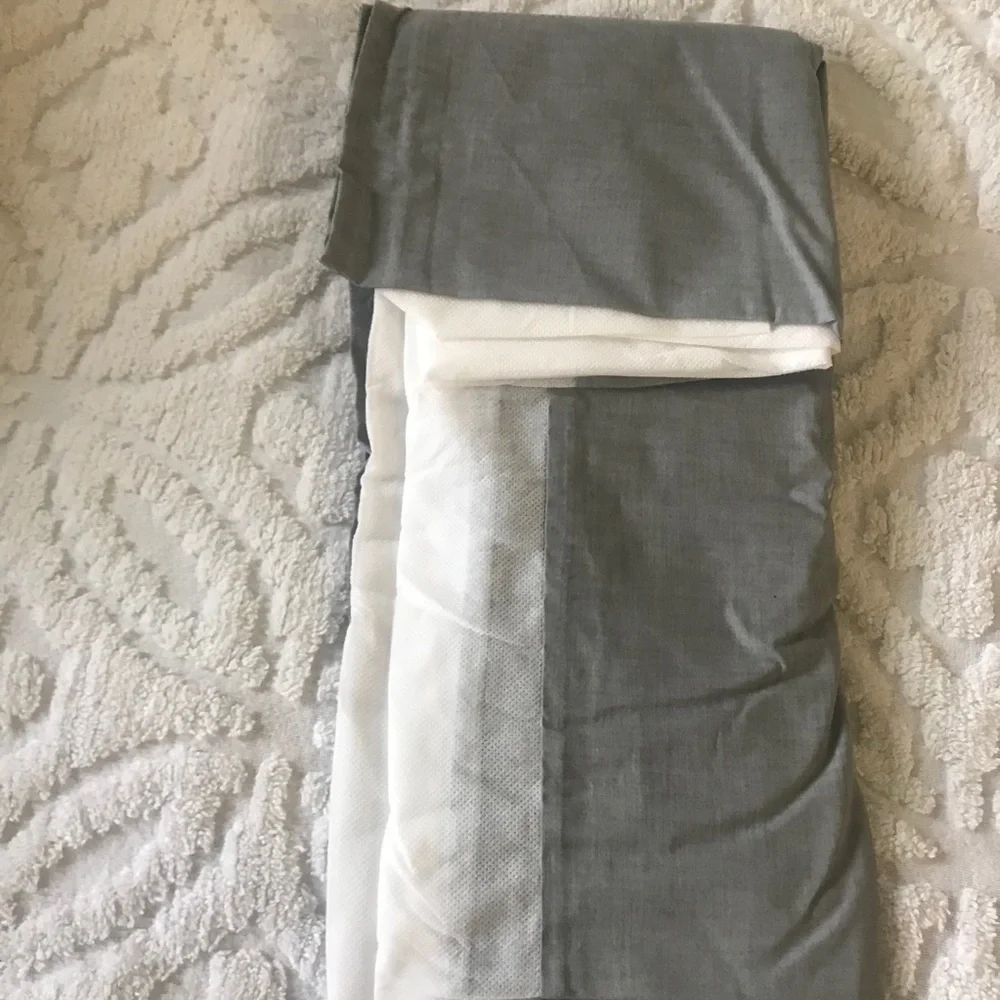 NWoT King size Bedskirt elegant in Light Gray
